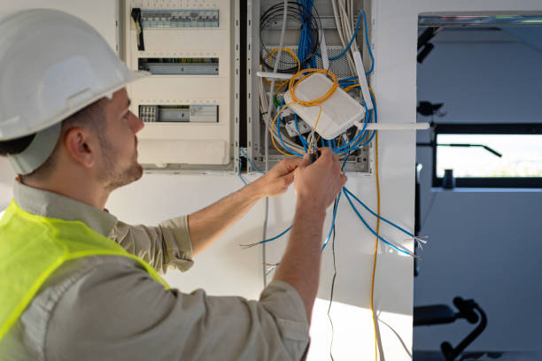 Best Electrical Repair Services  in Kaukauna, WI